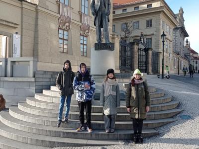 Ukrajinští žáci na procházce Prahou