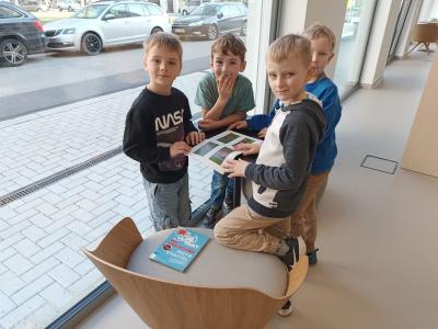 1. A a 1. B v knihovně