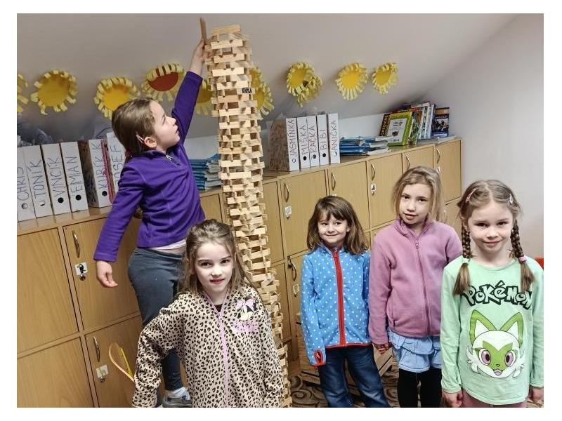 Kdo si hraje, nezlobí