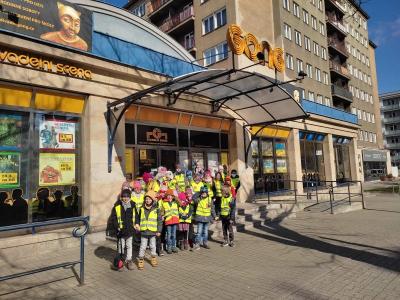 V pondělí 7. 3. se třídy 1. A a 1. B opět vydaly do divadla